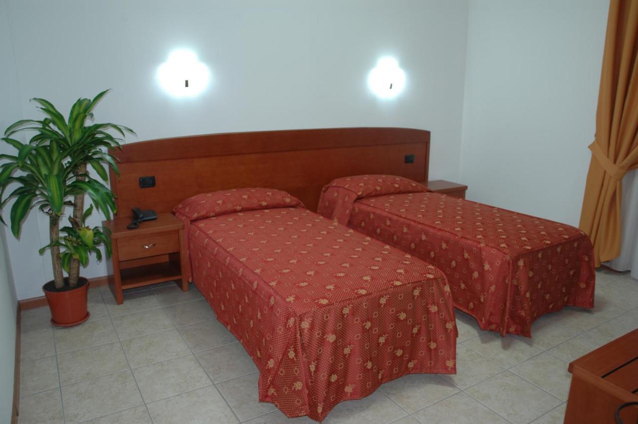 Real Asturias Hotel Acquappesa Quarto foto